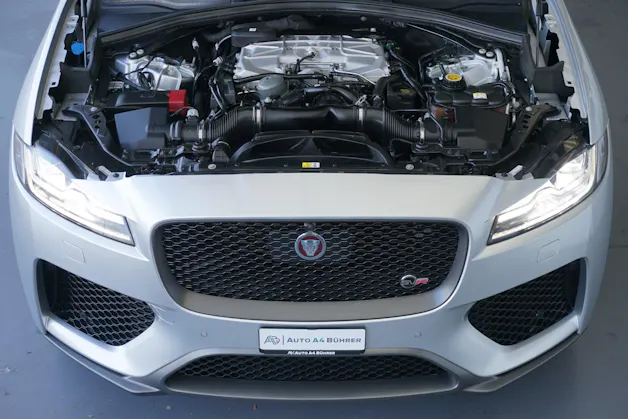 Jaguar F-Pace 5.0 V8 SVR AWD 551PS  "100% Benziner"