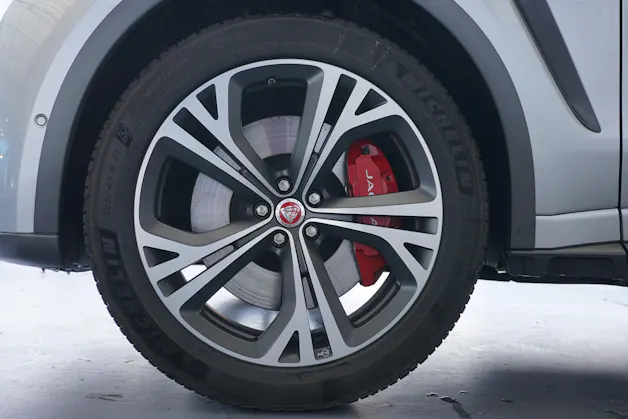 Jaguar F-Pace 5.0 V8 SVR AWD 551PS  "100% Benziner"