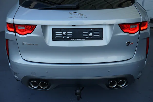 Jaguar F-Pace 5.0 V8 SVR AWD 551PS  "100% Benziner"