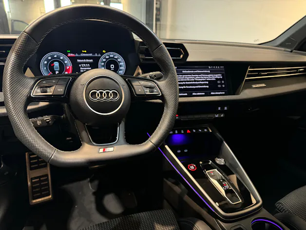 AUDI S3 Limousine TFSI quattro S-tronic AKRAPOVIC / SONOS - DAYTONA GREY 🚀