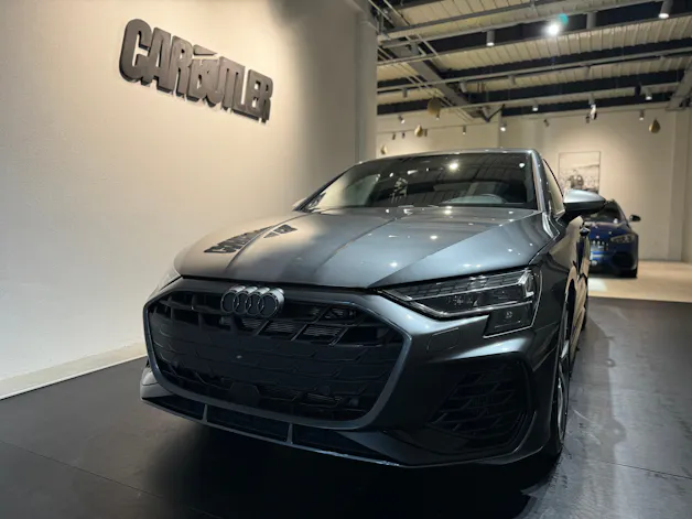 AUDI S3 Limousine TFSI quattro S-tronic AKRAPOVIC / SONOS - DAYTONA GREY 🚀