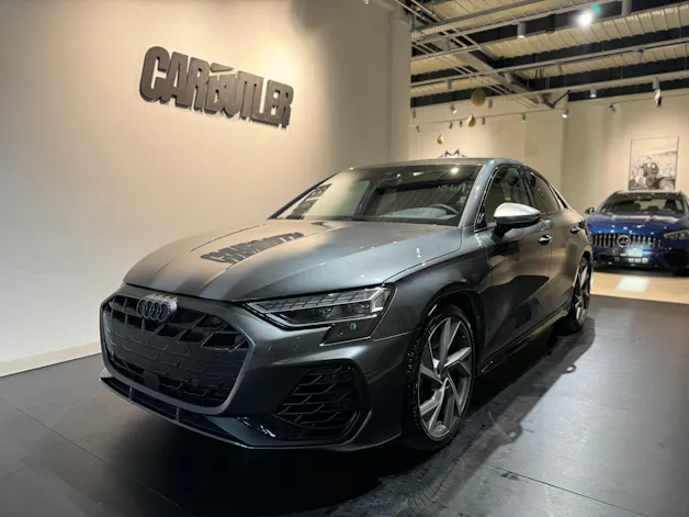 AUDI S3 Limousine TFSI quattro S-tronic AKRAPOVIC / SONOS - DAYTONA GREY 🚀