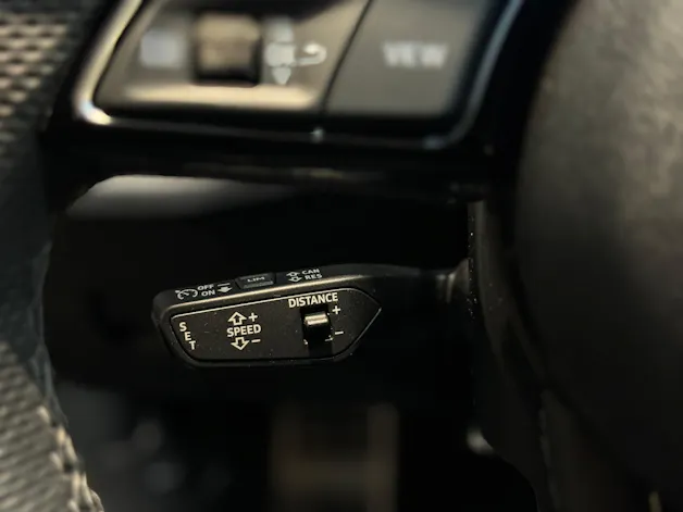 AUDI S3 Limousine TFSI quattro S-tronic AKRAPOVIC / SONOS - DAYTONA GREY 🚀