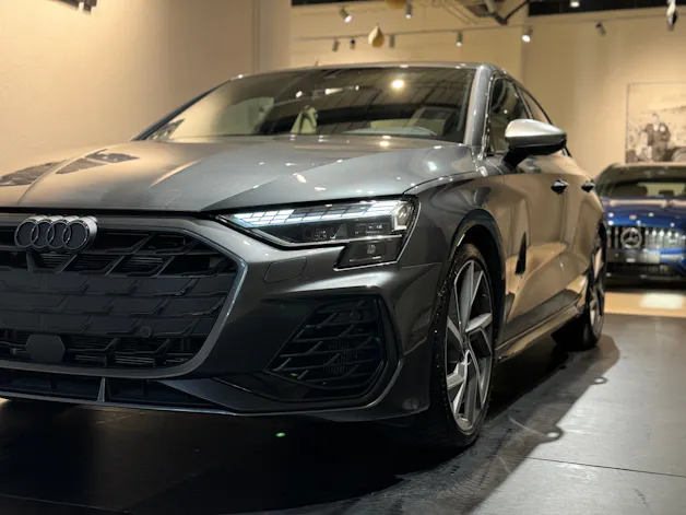 AUDI S3 Limousine TFSI quattro S-tronic AKRAPOVIC / SONOS - DAYTONA GREY 🚀