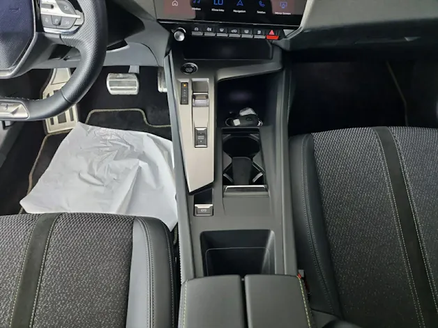 PEUGEOT 408 1.6 PHEV 225 GT