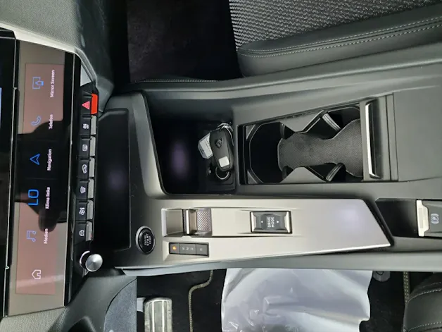 PEUGEOT 408 1.6 PHEV 225 GT