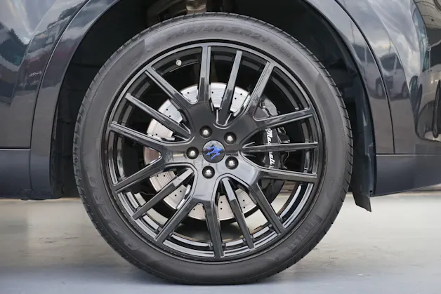 MASERATI Levante S 3.0 V6 Bi-Turbo "Gran Sport" 430PS 4WD