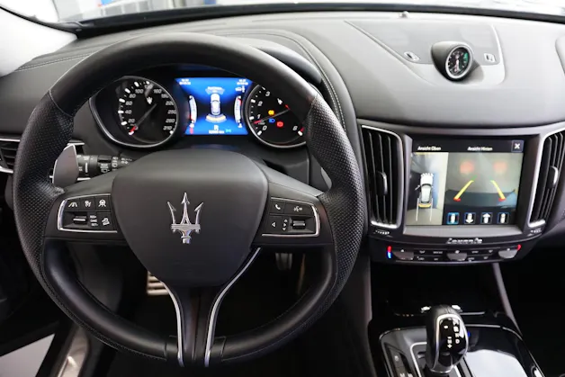 MASERATI Levante S 3.0 V6 Bi-Turbo "Gran Sport" 430PS 4WD