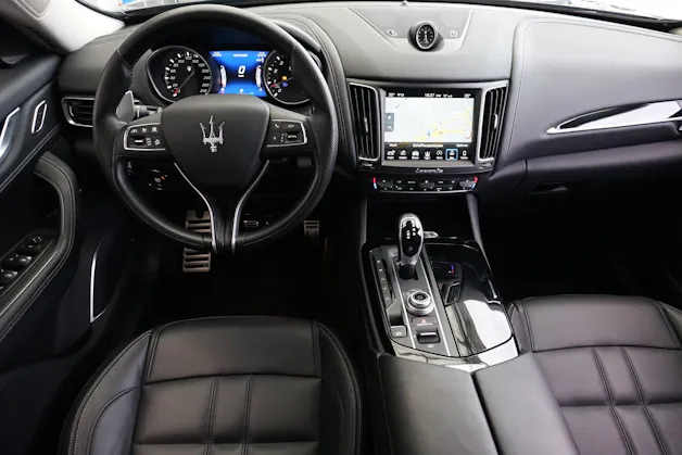 MASERATI Levante S 3.0 V6 Bi-Turbo "Gran Sport" 430PS 4WD