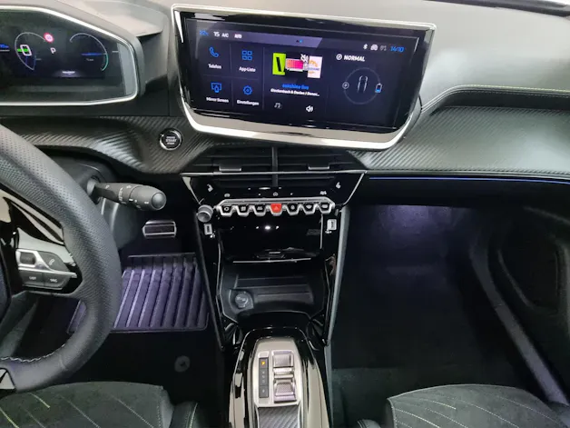 PEUGEOT 2008 54kWh e-GT