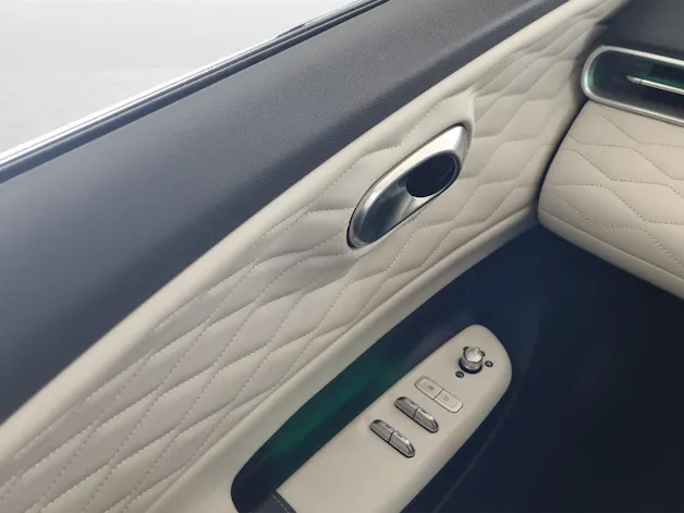 Dongfeng Box Electric Premium Edition