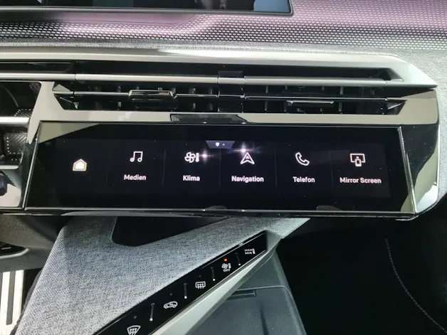 PEUGEOT 3008 145 1.2 Hybrid GT Automat