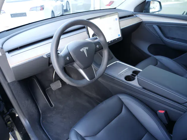 Tesla Model Y RWD