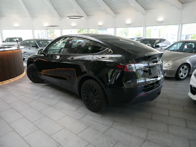 Tesla Model Y RWD