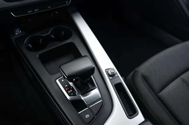 AUDI AUDI A4 Avant 35 TFSI S-tronic Advanced Black-Line