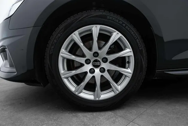 AUDI AUDI A4 Avant 35 TFSI S-tronic Advanced Black-Line