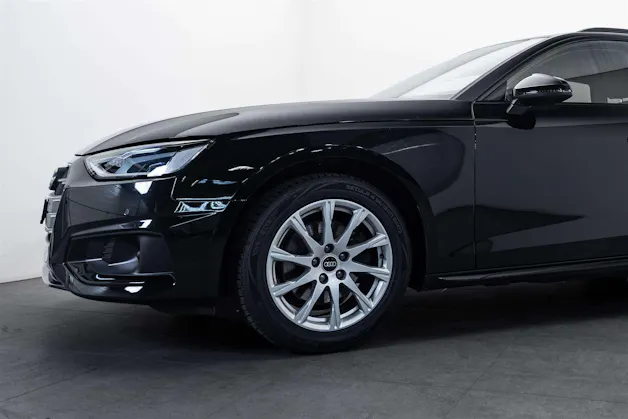 AUDI AUDI A4 Avant 35 TFSI S-tronic Advanced Black-Line