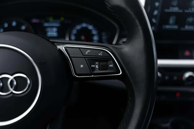 AUDI AUDI A4 Avant 35 TFSI S-tronic Advanced Black-Line