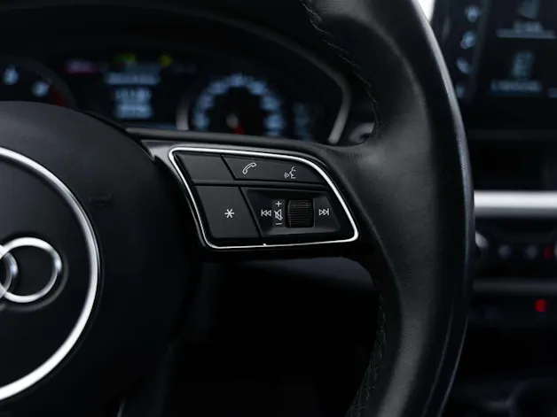 AUDI AUDI A4 Avant 35 TFSI S-tronic Advanced Black-Line