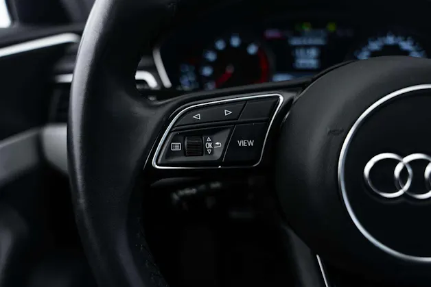AUDI AUDI A4 Avant 35 TFSI S-tronic Advanced Black-Line