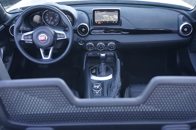 FIAT 124 Spider 1.4 TB Lusso Automat 140PS