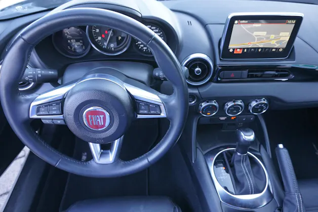 FIAT 124 Spider 1.4 TB Lusso Automat 140PS