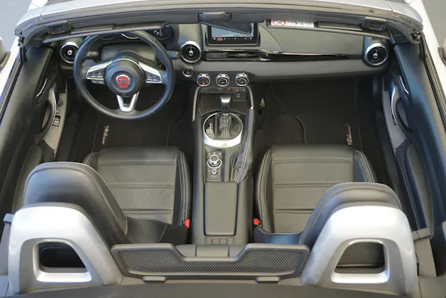 FIAT 124 Spider 1.4 TB Lusso Automat 140PS