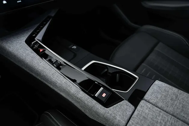 PEUGEOT 5008 145 Hybrid GT 7-Plätzer e-DCS-Automat