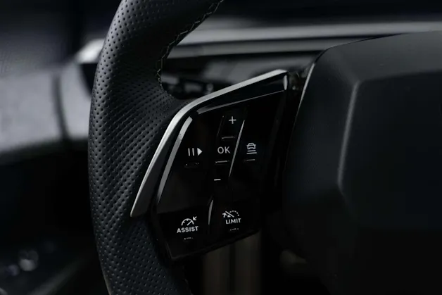 PEUGEOT 5008 145 Hybrid GT 7-Plätzer e-DCS-Automat