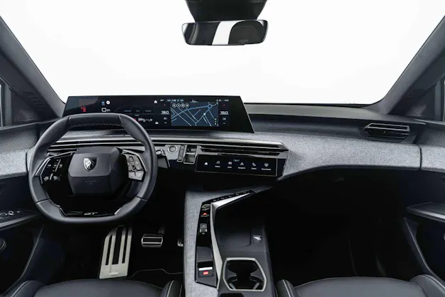 PEUGEOT 5008 145 Hybrid GT 7-Plätzer e-DCS-Automat