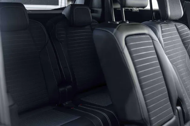 PEUGEOT 5008 145 Hybrid GT 7-Plätzer e-DCS-Automat