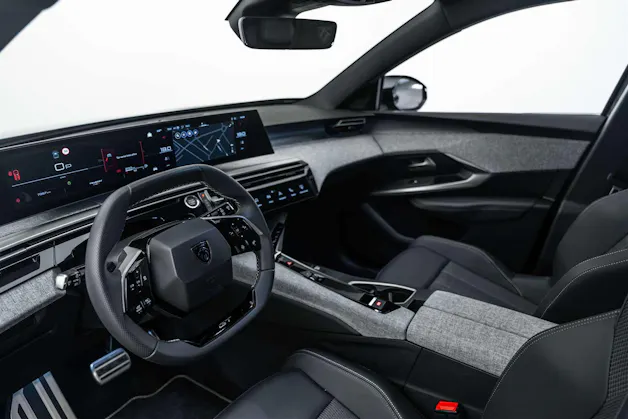 PEUGEOT 5008 145 Hybrid GT 7-Plätzer e-DCS-Automat