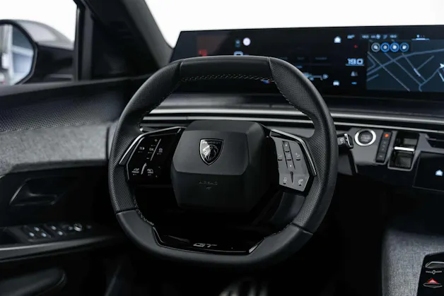 PEUGEOT 5008 145 Hybrid GT 7-Plätzer e-DCS-Automat