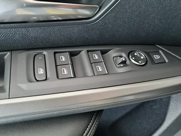 PEUGEOT 5008 145 Hybrid GT 7-Plätzer