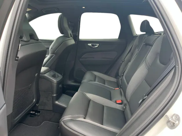 VOLVO XC60 T6 eAWD PluginHybrid Ultra Dark Geartronic