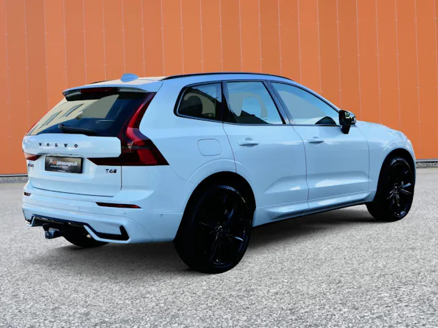 VOLVO XC60 T6 eAWD PluginHybrid Ultra Dark Geartronic