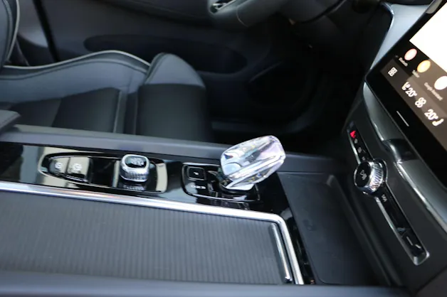 VOLVO XC60 T6 eAWD PluginHybrid Ultra Dark Geartronic