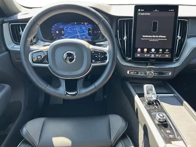 VOLVO XC60 T6 eAWD PluginHybrid Ultra Dark Geartronic
