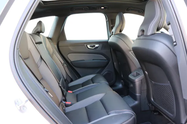 VOLVO XC60 T6 eAWD PluginHybrid Ultra Dark Geartronic