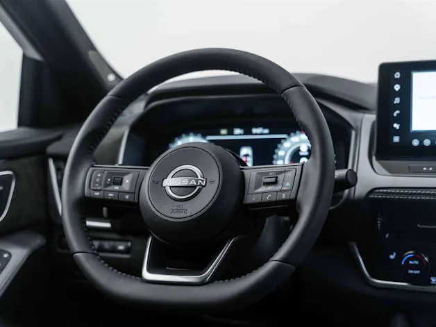 NISSAN Qashqai 1.3 DIG-T MHEV Tekna+ 4x4 Xtronic-Automat