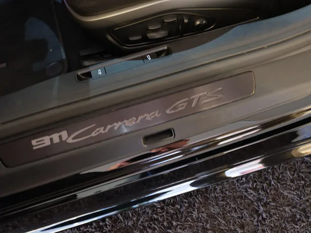 PORSCHE 911 Carrera GTS PDK Liftsystem | Aerokit | Carbon Paket | Matrix-LED PDLS | Bose Surround Sound |
