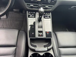 PORSCHE Macan PDK