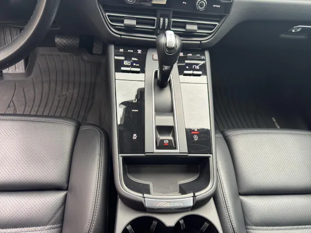 PORSCHE Macan PDK