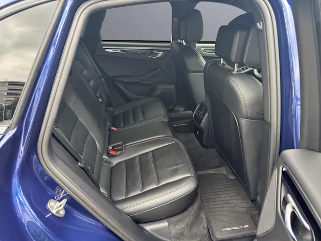 PORSCHE Macan PDK