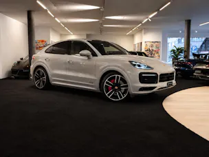 PORSCHE Cayenne GTS Coupé Carbon Paket | PDLS | Soft-Close | Head-Up | 360° Kamera | Hinterachslenk. |
