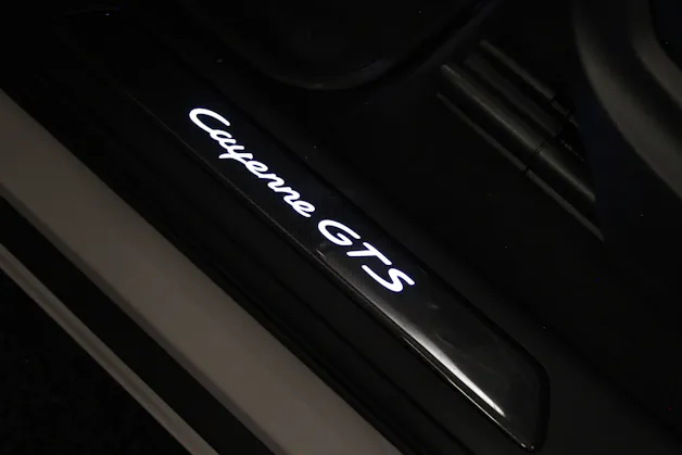 PORSCHE Cayenne GTS Coupé Carbon Paket | PDLS | Soft-Close | Head-Up | 360° Kamera | Hinterachslenk. |