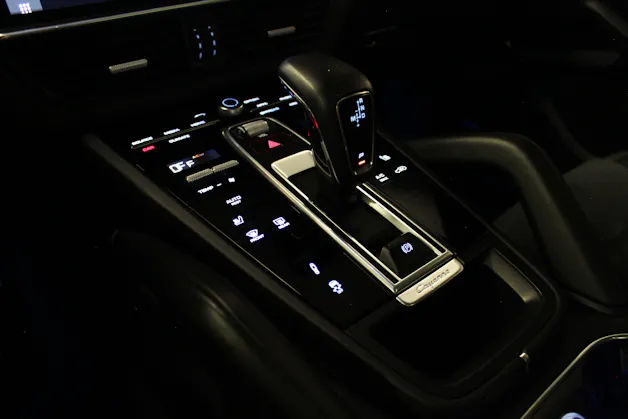 PORSCHE Cayenne GTS Coupé Carbon Paket | PDLS | Soft-Close | Head-Up | 360° Kamera | Hinterachslenk. |