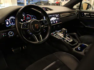 PORSCHE Cayenne GTS Coupé Carbon Paket | PDLS | Soft-Close | Head-Up | 360° Kamera | Hinterachslenk. |