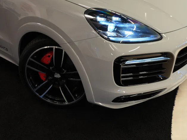 PORSCHE Cayenne GTS Coupé Carbon Paket | PDLS | Soft-Close | Head-Up | 360° Kamera | Hinterachslenk. |