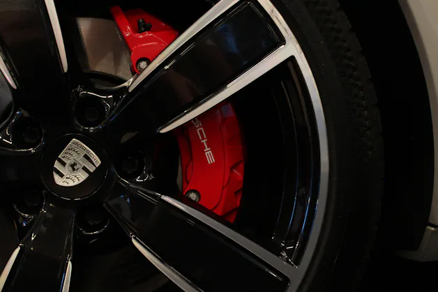 PORSCHE Cayenne GTS Coupé Carbon Paket | PDLS | Soft-Close | Head-Up | 360° Kamera | Hinterachslenk. |